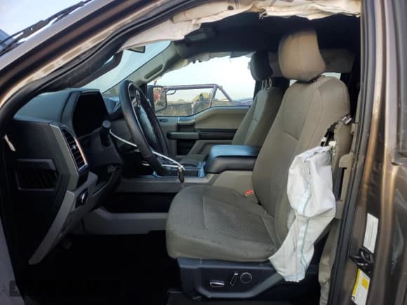 ✅ 2016 Ford F-150 XL • VIN: 1FTEX1EP8GFD18761 • Лот: 80216175. Опубликован ранее на Copart с пробегом 88 394 миль. Бесплатный доступ к архиву аукционных продаж из США и подробный отчёт об истории автомобиля на DreamBid. Изображение 7.