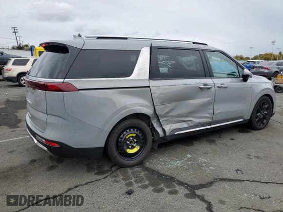 ✅ 2024 Kia Carnival SX • VIN: KNDNE5H34R6302369 • Lot: 86665215. Listed on Copart with 36,419 mi. Free auction sales archive from the USA and detailed vehicle history report at DreamBid. Image 3.