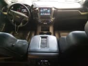 ✅ 2015 Chevrolet Suburban LT • VIN: 1GNSKJKC1FR625082 • Lot: 63409584. Wystawiony na Copart z przebiegiem 220 627 mil. Bezpłatny archiwum sprzedaży aukcyjnych z USA i szczegółowy raport historii pojazdu na DreamBid. Zdjęcie 8.