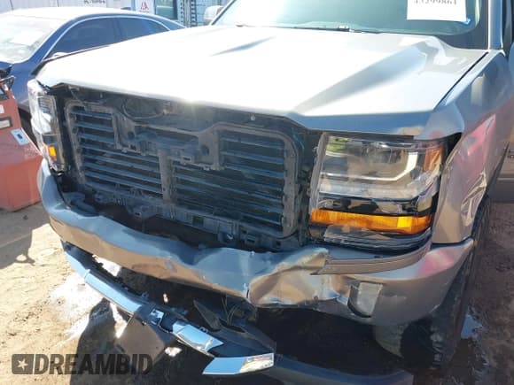 ✅ 2017 Chevrolet Silverado 1500 LT • VIN: 3GCUKREC8HG391148 • Lot: 43299861. Listed on IAAI with 137,132 mi. Free auction sales archive from the USA and detailed vehicle history report at DreamBid. Image 6.