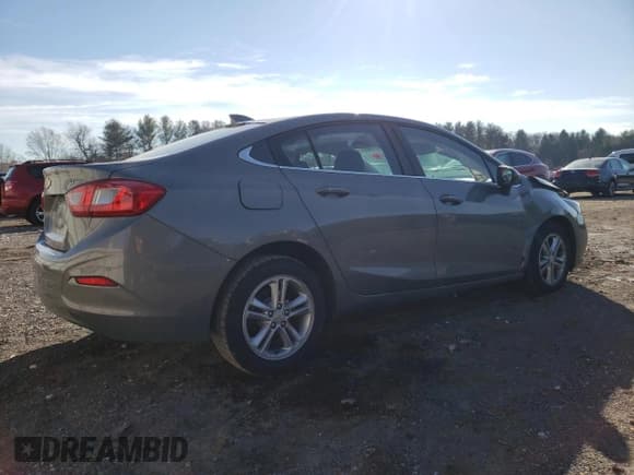 ✅ 2017 Chevrolet Cruze LT • VIN: 1G1BE5SM4H7165603 • Lot: 72996952. Listed on Copart with 58,667 mi. Free auction sales archive from the USA and detailed vehicle history report at DreamBid. Image 3.