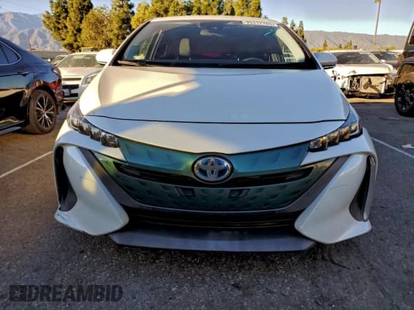 ✅ 2017 Toyota Prius Advanced • VIN: JTDKARFP3H3039500 • Lot: 95312765. Wystawiony na Copart z przebiegiem 135 415 mil. Bezpłatny archiwum sprzedaży aukcyjnych z USA i szczegółowy raport historii pojazdu na DreamBid. Zdjęcie 5.