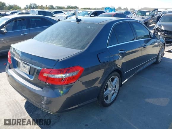 ✅ 2012 Mercedes-Benz E 350 Luxury • VIN: WDDHF5KB5CA550926 • Lot: 43620326. Listed on IAAI with 214,233 mi. Free auction sales archive from the USA and detailed vehicle history report at DreamBid. Image 4.
