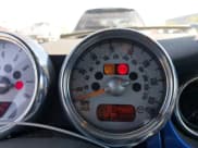 ✅ 2005 MINI Convertible S • VIN: WMWRH33555TK55755 • Лот: 43050837. Опубликован ранее на IAAI с пробегом 74 568 миль. Бесплатный доступ к архиву аукционных продаж из США и подробный отчёт об истории автомобиля на DreamBid. Изображение 7.