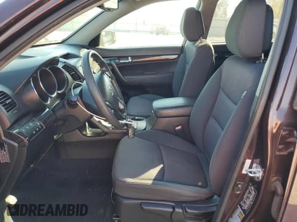 ✅ 2011 Kia Sorento LX • VIN: 5XYKT3A15BG147288 • Lot: 91697515. Wystawiony na Copart z przebiegiem 233 686 mil. Bezpłatny archiwum sprzedaży aukcyjnych z USA i szczegółowy raport historii pojazdu na DreamBid. Zdjęcie 7.