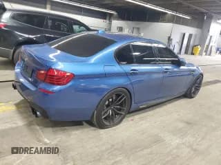 ✅ 2014 BMW M5 • VIN: WBSFV9C59ED097649 • Lot: 93196985. Wystawiony na Copart z przebiegiem 124 638 mil. Bezpłatny archiwum sprzedaży aukcyjnych z USA i szczegółowy raport historii pojazdu na DreamBid. Zdjęcie 3.