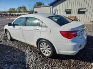 ✅ 2013 Chrysler 200 Touring • VIN: 1C3CCBBG3DN669094 • Lot: 89864665. Wystawiony na Copart z przebiegiem 143 660 mil. Bezpłatny archiwum sprzedaży aukcyjnych z USA i szczegółowy raport historii pojazdu na DreamBid. Zdjęcie 2.