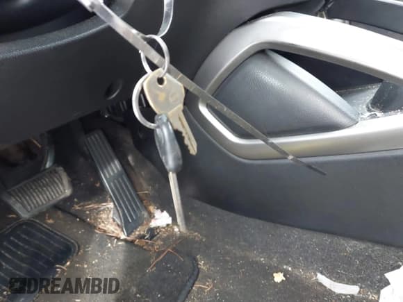 ✅ 2016 Hyundai Veloster • VIN: KMHTC6AD7GU277011 • Lot: 41384006. Wystawiony na IAAI z przebiegiem 108 422 mil. Bezpłatny archiwum sprzedaży aukcyjnych z USA i szczegółowy raport historii pojazdu na DreamBid. Zdjęcie 11.