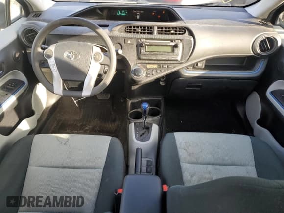 ✅ 2013 Toyota Prius Two • VIN: JTDKDTB34D1055508 • Лот: 86789695. Опубликован ранее на Copart с пробегом 123 340 миль. Бесплатный доступ к архиву аукционных продаж из США и подробный отчёт об истории автомобиля на DreamBid. Изображение 8.