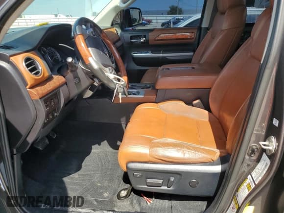 ✅ 2015 Toyota Tundra Platinum • VIN: 5TFAW5F11FX437411 • Lot: 66316675. Wystawiony na Copart z przebiegiem 316 651 mil. Bezpłatny archiwum sprzedaży aukcyjnych z USA i szczegółowy raport historii pojazdu na DreamBid. Zdjęcie 7.