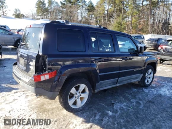 ✅ 2011 Jeep Patriot Latitude X • VIN: 1J4NF4GB9BD109095 • Lot: 44714885. Listed on Copart with 175,532 mi. Free auction sales archive from the USA and detailed vehicle history report at DreamBid. Image 3.