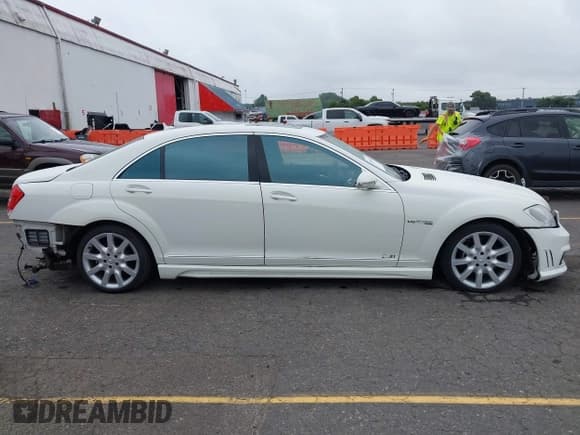 ✅ 2008 Mercedes-Benz S 550 • VIN: WDDNG86X98A171426 • Lot: 42509685. Wystawiony na IAAI z przebiegiem 135 054 mil. Bezpłatny archiwum sprzedaży aukcyjnych z USA i szczegółowy raport historii pojazdu na DreamBid. Zdjęcie 14.