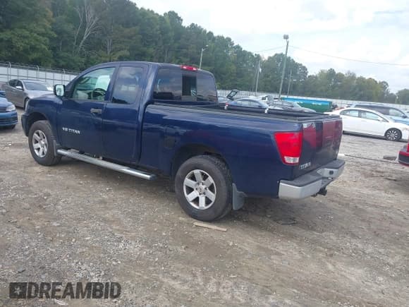 ✅ 2009 Nissan Titan XE • VIN: 1N6AA06A09N309093 • Lot: 43321724. Wystawiony na IAAI z przebiegiem 173 876 mil. Bezpłatny archiwum sprzedaży aukcyjnych z USA i szczegółowy raport historii pojazdu na DreamBid. Zdjęcie 3.