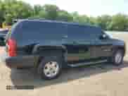 2010 Chevrolet Suburban LT z VIN 1GNUKJE30AR143183, wystawiony jako Copart lot #62062915 z przebiegiem 206 514 mil mil oraz Szkoda całkowita • Salvage title. Historia ofert i sprzedaży dostępna na DreamBid. Obrazek 3.