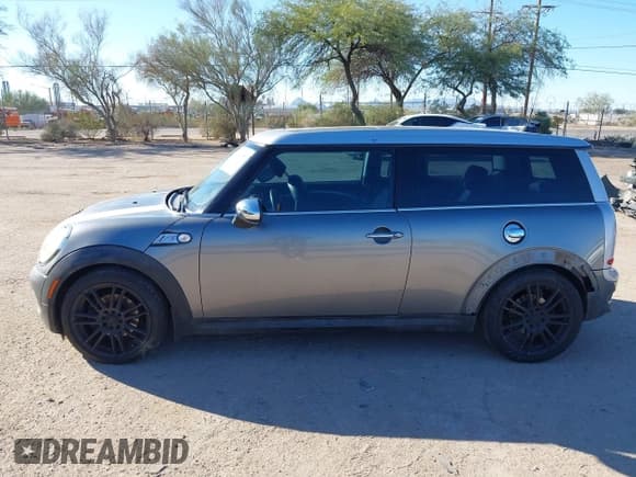 ✅ 2008 MINI Clubman S • VIN: WMWMM33518TP87059 • Lot: 43814151. Wystawiony na IAAI z przebiegiem 102 460 mil. Bezpłatny archiwum sprzedaży aukcyjnych z USA i szczegółowy raport historii pojazdu na DreamBid. Zdjęcie 6.