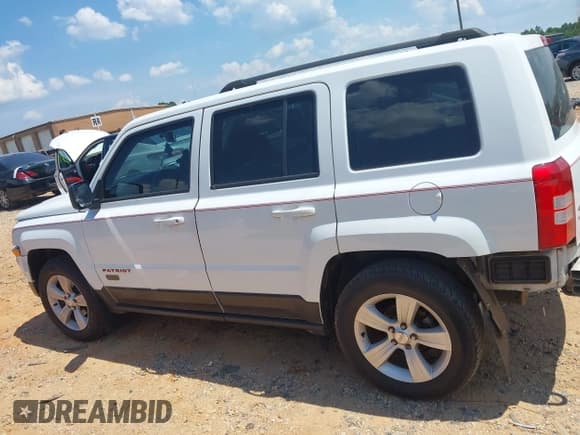 ✅ 2016 Jeep Patriot Sport • VIN: 1C4NJRBB3GD786756 • Lot: 42675775. Wystawiony na IAAI z przebiegiem 143 260 mil. Bezpłatny archiwum sprzedaży aukcyjnych z USA i szczegółowy raport historii pojazdu na DreamBid. Zdjęcie 14.