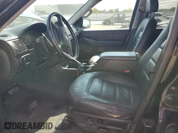 ✅ 2004 Ford Explorer Limited • VIN: 1FMDU75W24UA18246 • Lot: 85919815. Wystawiony na Copart z przebiegiem 167 712 mil. Bezpłatny archiwum sprzedaży aukcyjnych z USA i szczegółowy raport historii pojazdu na DreamBid. Zdjęcie 7.