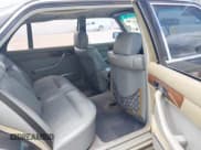 ✅ 1988 Mercedes-Benz 420 SEL • VIN: WDBCA35D5JA411721 • Лот: 42546702. Опубликован ранее на IAAI с пробегом 154 138 миль. Бесплатный доступ к архиву аукционных продаж из США и подробный отчёт об истории автомобиля на DreamBid. Изображение 8.