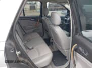 ✅ 2007 Saturn VUE V6 • VIN: 5GZCZ53477S852812 • Lot: 42650658. Wystawiony na IAAI z przebiegiem 123 223 mil. Bezpłatny archiwum sprzedaży aukcyjnych z USA i szczegółowy raport historii pojazdu na DreamBid. Zdjęcie 8.