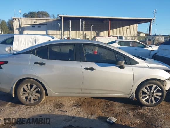 ✅ 2023 Nissan Versa S • VIN: 3N1CN8DV1PL824379 • Lot: 43374184. Wystawiony na IAAI z przebiegiem 99 285 mil. Bezpłatny archiwum sprzedaży aukcyjnych z USA i szczegółowy raport historii pojazdu na DreamBid. Zdjęcie 14.
