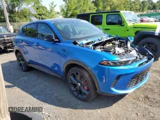2024 Dodge Hornet R/T Plus с VIN ZACPDFDW2R3A23248, выставлен на аукционе Copart как лот 57057955 с пробегом 525 миль миль и Списание • Salvage title. История ставок и продаж доступна на DreamBid. Изображение 4.