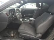 ✅ 2014 Dodge Challenger SXT • VIN: 2C3CDYAG1EH208309 • Lot: 79925444. Wystawiony na Copart z przebiegiem Nie podano. Bezpłatny archiwum sprzedaży aukcyjnych z USA i szczegółowy raport historii pojazdu na DreamBid. Zdjęcie 7.