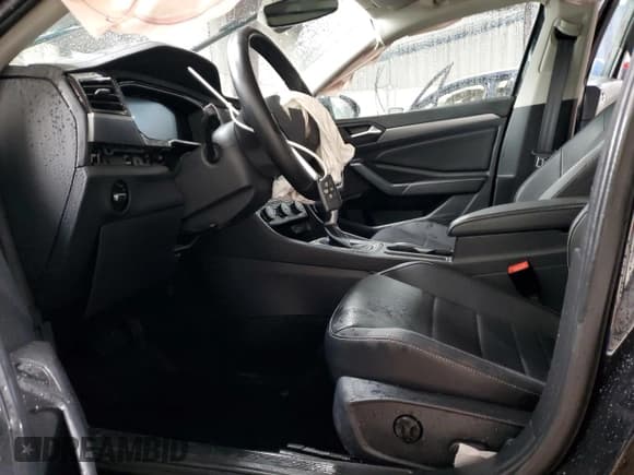 ✅ 2024 Volkswagen Jetta SE • VIN: 3VW7M7BU2RM096684 • Lot: 90370365. Listed on Copart with 27,808 mi. Free auction sales archive from the USA and detailed vehicle history report at DreamBid. Image 7.