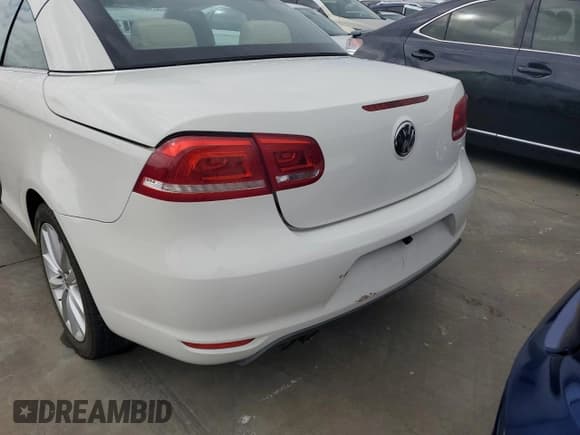 ✅ 2013 Volkswagen Eos Komfort • VIN: WVWBW8AH0DV002737 • Lot: 75058524. Wystawiony na Copart z przebiegiem Nie podano. Bezpłatny archiwum sprzedaży aukcyjnych z USA i szczegółowy raport historii pojazdu na DreamBid. Zdjęcie 6.
