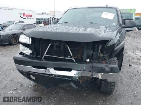 ✅ 2006 Chevrolet Silverado 2500HD LT3 • VIN: 1GCHK23U96F135779 • Lot: 43832475. Wystawiony na IAAI z przebiegiem Nie podano. Bezpłatny archiwum sprzedaży aukcyjnych z USA i szczegółowy raport historii pojazdu na DreamBid. Zdjęcie 6.