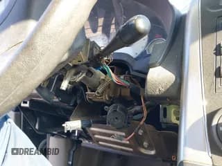 ✅ 2006 Saturn VUE • VIN: 5GZCZ33D96S869582 • Lot: 42011060. Wystawiony na IAAI z przebiegiem 159 203 mil. Bezpłatny archiwum sprzedaży aukcyjnych z USA i szczegółowy raport historii pojazdu na DreamBid. Zdjęcie 6.