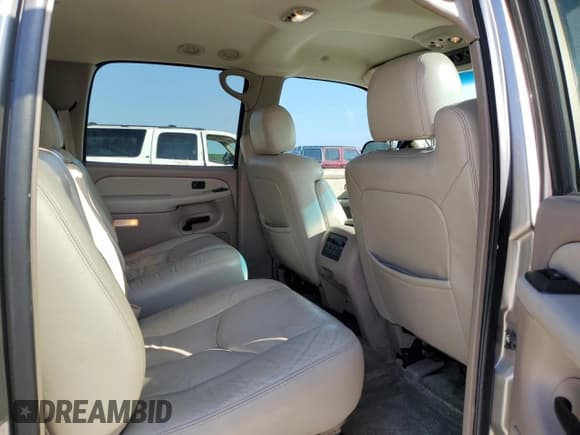 ✅ 2003 Chevrolet Suburban LT • VIN: 3GNEC16ZX3G116760 • Лот: 87426664. Опубликован ранее на Copart с пробегом 172 765 миль. Бесплатный доступ к архиву аукционных продаж из США и подробный отчёт об истории автомобиля на DreamBid. Изображение 11.