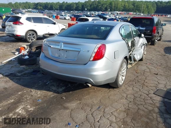 ✅ 2012 Lincoln MKS • VIN: 1LNHL9DR0CG801316 • Lot: 42656829. Wystawiony na IAAI z przebiegiem 327 728 mil. Bezpłatny archiwum sprzedaży aukcyjnych z USA i szczegółowy raport historii pojazdu na DreamBid. Zdjęcie 4.