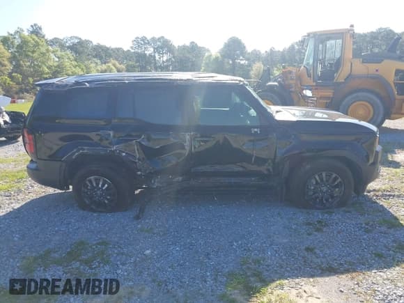 ✅ 2024 Toyota Land Cruiser • VIN: JTEABFAJ2RK013130 • Lot: 42002397. Listed on IAAI with 19,749 mi. Free auction sales archive from the USA and detailed vehicle history report at DreamBid. Image 12.