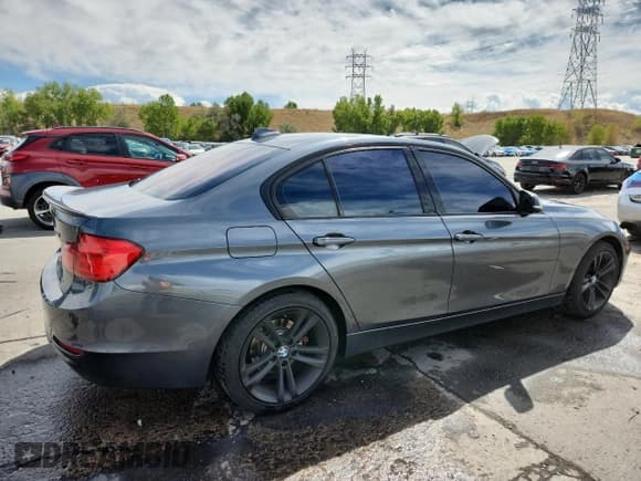 ✅ 2015 BMW 3 Series 328i xDrive • VIN: WBA3B3G50FNT18655 • Lot: 80946165. Listed on Copart with 104,968 mi. Free auction sales archive from the USA and detailed vehicle history report at DreamBid. Image 3.