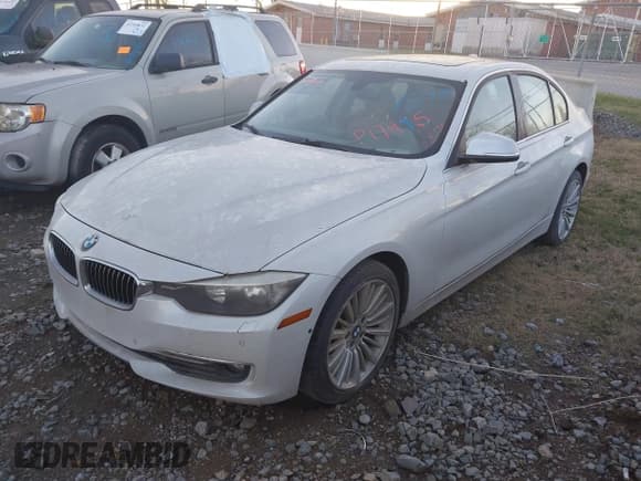 ✅ 2012 BMW 3 Series 328i • VIN: WBA3A5G52CNP17495 • Lot: 43808482. Listed on IAAI with 99,826 mi. Free auction sales archive from the USA and detailed vehicle history report at DreamBid. Image 2.