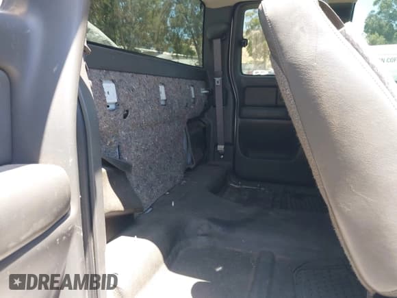 ✅ 2003 Chevrolet Silverado 2500HD LS • VIN: 1GCHC29U83E220053 • Lot: 42383404. Listed on IAAI with Not provided. Free auction sales archive from the USA and detailed vehicle history report at DreamBid. Image 8.