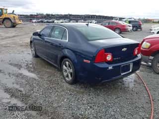 2011 Chevrolet Malibu 1LT z VIN 1G1ZC5E12BF175596, wystawiony jako IAAI lot #43409282 z przebiegiem 161 478 mil mil oraz . Historia ofert i sprzedaży dostępna na DreamBid. Obrazek 3.