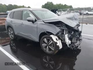 ✅ 2025 Nissan Rogue SL • VIN: JN8BT3CA5SW003826 • Lot: 42919856. Wystawiony na IAAI z przebiegiem 3 338 mil. Bezpłatny archiwum sprzedaży aukcyjnych z USA i szczegółowy raport historii pojazdu na DreamBid. Zdjęcie 1.