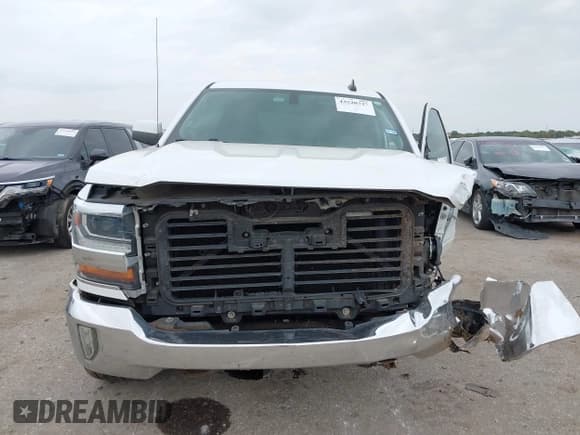 ✅ 2018 Chevrolet Silverado 1500 LT • VIN: 1GCPCREC4JF216526 • Lot: 43520727. Wystawiony na IAAI z przebiegiem 51 430 mil. Bezpłatny archiwum sprzedaży aukcyjnych z USA i szczegółowy raport historii pojazdu na DreamBid. Zdjęcie 12.