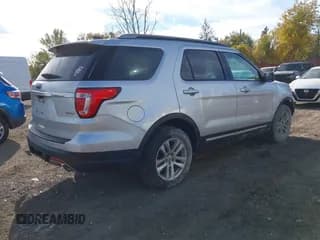 ✅ 2018 Ford Explorer XLT • VIN: 1FM5K8D80JGA24608 • Lot: 40703263. Wystawiony na IAAI z przebiegiem 184 314 mil. Bezpłatny archiwum sprzedaży aukcyjnych z USA i szczegółowy raport historii pojazdu na DreamBid. Zdjęcie 4.