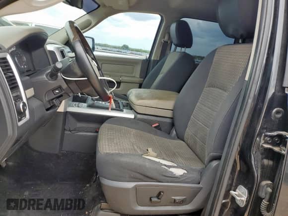 2010 Dodge 1500 Sport z VIN 1D7RV1CT1AS123435, wystawiony jako Copart lot #63518345 z przebiegiem 200 569 mil mil oraz Czysty tytuł • Clean title. Historia ofert i sprzedaży dostępna na DreamBid. Obrazek 7.