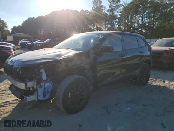 ✅ 2023 Jeep Cherokee Altitude Lux • VIN: 1C4PJMMB0PD103520 • Lot: 87125115. Wystawiony na Copart z przebiegiem 9 528 mil. Bezpłatny archiwum sprzedaży aukcyjnych z USA i szczegółowy raport historii pojazdu na DreamBid. Zdjęcie 1.
