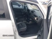 ✅ 2016 Jeep Renegade Limited • VIN: ZACCJBDT3GPD74617 • Лот: 43548340. Опубликован ранее на IAAI с пробегом 77 116 миль. Бесплатный доступ к архиву аукционных продаж из США и подробный отчёт об истории автомобиля на DreamBid. Изображение 5.