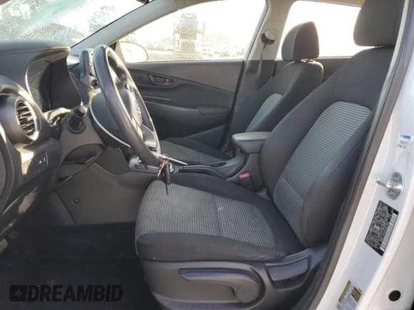 ✅ 2019 Hyundai Kona SE • VIN: KM8K12AA5KU237809 • Лот: 38571624. Опубликован ранее на Copart с пробегом 96 166 миль. Бесплатный доступ к архиву аукционных продаж из США и подробный отчёт об истории автомобиля на DreamBid. Изображение 7.