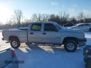 ✅ 2005 Chevrolet Silverado 2500HD LS • VIN: 1GCHK23U15F914186 • Lot: 41332418. Wystawiony na IAAI z przebiegiem 101 923 mil. Bezpłatny archiwum sprzedaży aukcyjnych z USA i szczegółowy raport historii pojazdu na DreamBid. Zdjęcie 13.