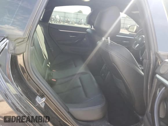 ✅ 2018 BMW 4 Series 440i xDrive • VIN: WBA4J7C58JBH14706 • Lot: 80605195. Wystawiony na Copart z przebiegiem 120 827 mil. Bezpłatny archiwum sprzedaży aukcyjnych z USA i szczegółowy raport historii pojazdu na DreamBid. Zdjęcie 10.