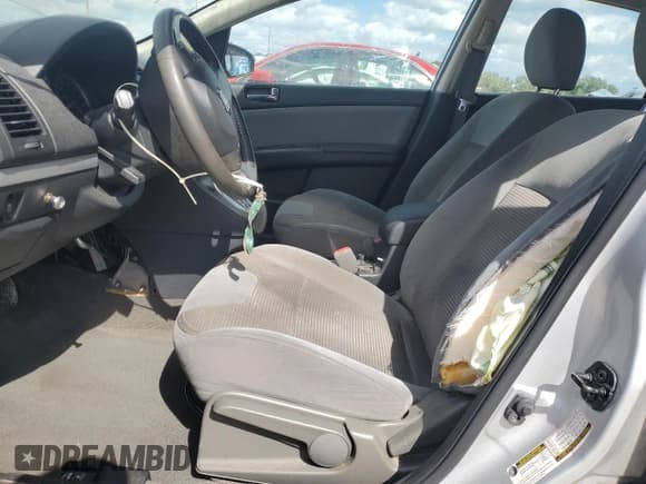 ✅ 2012 Nissan Sentra 2.0 • VIN: 3N1AB6AP8CL617556 • Lot: 86881255. Wystawiony na Copart z przebiegiem 122 009 mil. Bezpłatny archiwum sprzedaży aukcyjnych z USA i szczegółowy raport historii pojazdu na DreamBid. Zdjęcie 7.