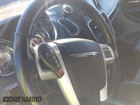 ✅ 2014 Chrysler Town & Country Touring L • VIN: 2C4RC1CG4ER368420 • Лот: 43730604. Опубликован ранее на IAAI с пробегом 210 512 миль. Бесплатный доступ к архиву аукционных продаж из США и подробный отчёт об истории автомобиля на DreamBid. Изображение 11.