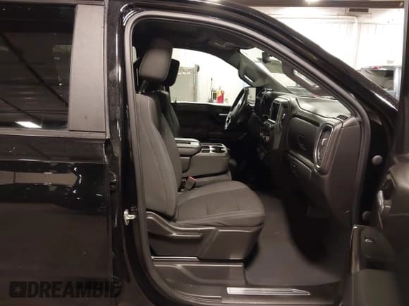 ✅ 2020 Chevrolet Silverado 1500 RST • VIN: 1GCUYEED6LZ274029 • Lot: 43262290. Listed on IAAI with 79,722 mi. Free auction sales archive from the USA and detailed vehicle history report at DreamBid. Image 5.