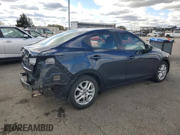 ✅ 2016 Scion iA • VIN: 3MYDLBZV3GY144503 • Lot: 86877045. Wystawiony na Copart z przebiegiem 187 656 mil. Bezpłatny archiwum sprzedaży aukcyjnych z USA i szczegółowy raport historii pojazdu na DreamBid. Zdjęcie 3.